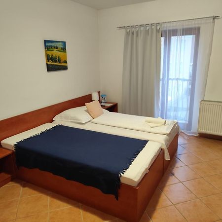 Szent Kristof Apartmanhotel Zalaegerszeg Ngoại thất bức ảnh