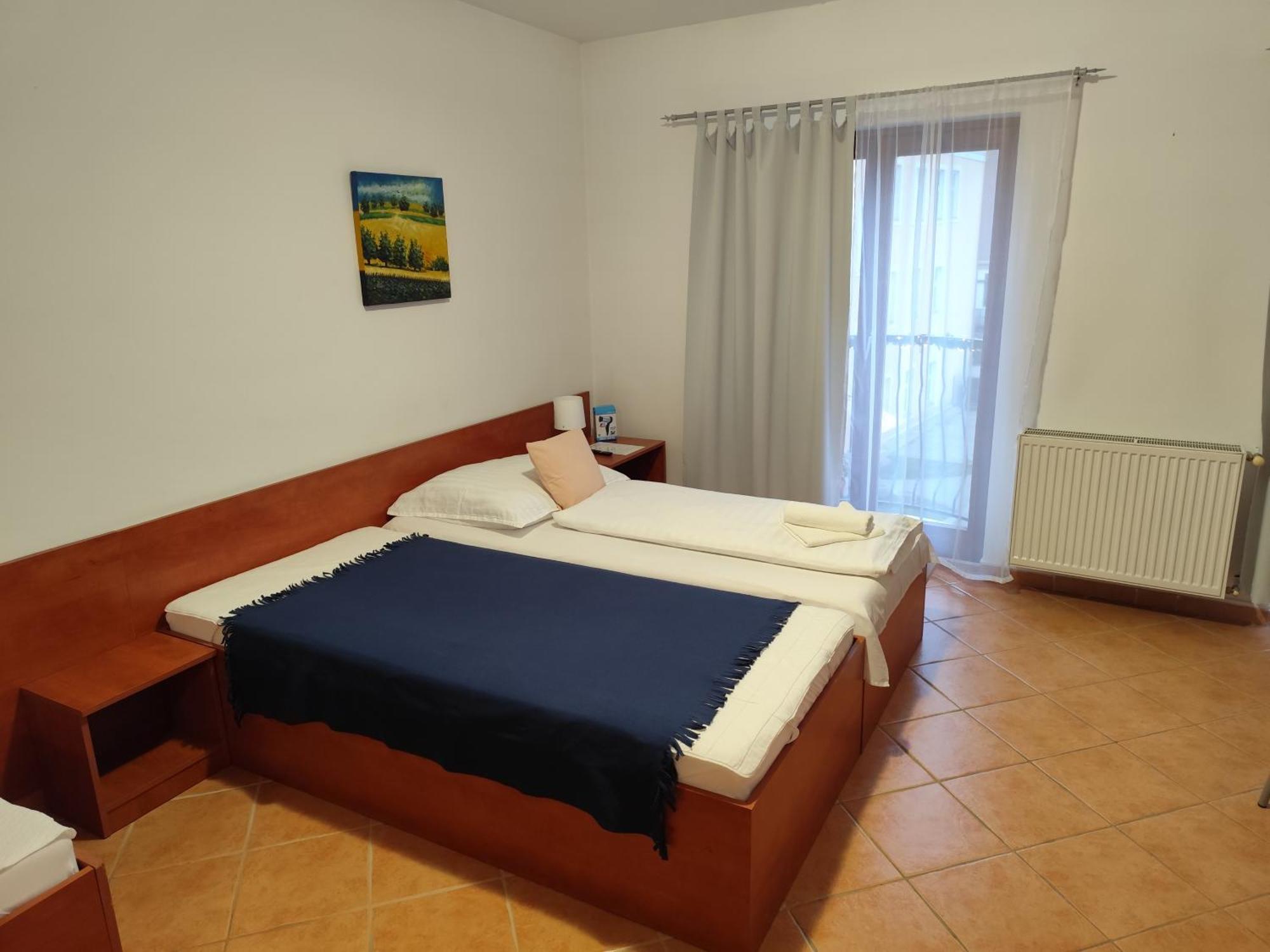 Szent Kristof Apartmanhotel Zalaegerszeg Ngoại thất bức ảnh