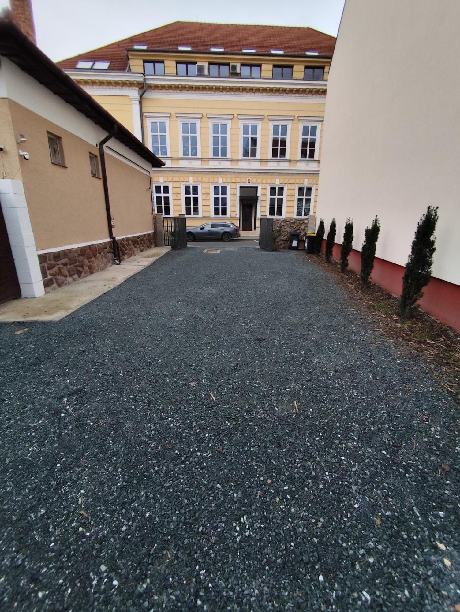 Szent Kristof Apartmanhotel Zalaegerszeg Ngoại thất bức ảnh